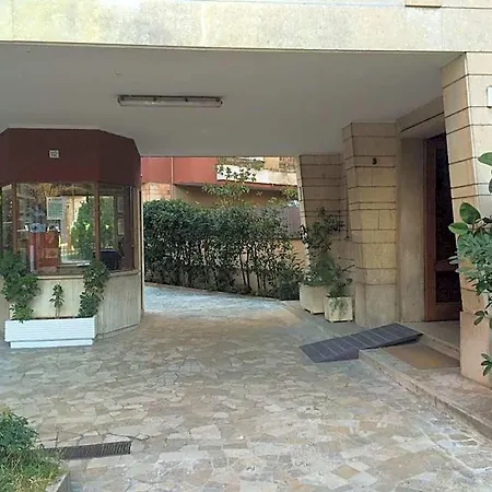 Arches Nocleg ze śniadaniem 4*